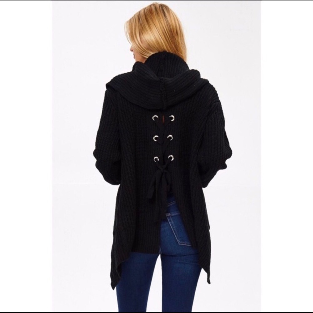 👉JUST IN!👀💞 GROMMET LACE UP BACK SWEATER!🤗